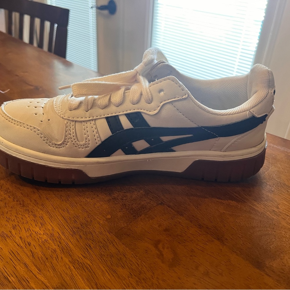 Women’s asic sneakers. size 8.5